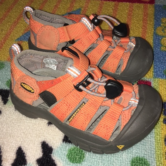 orange keen sandals